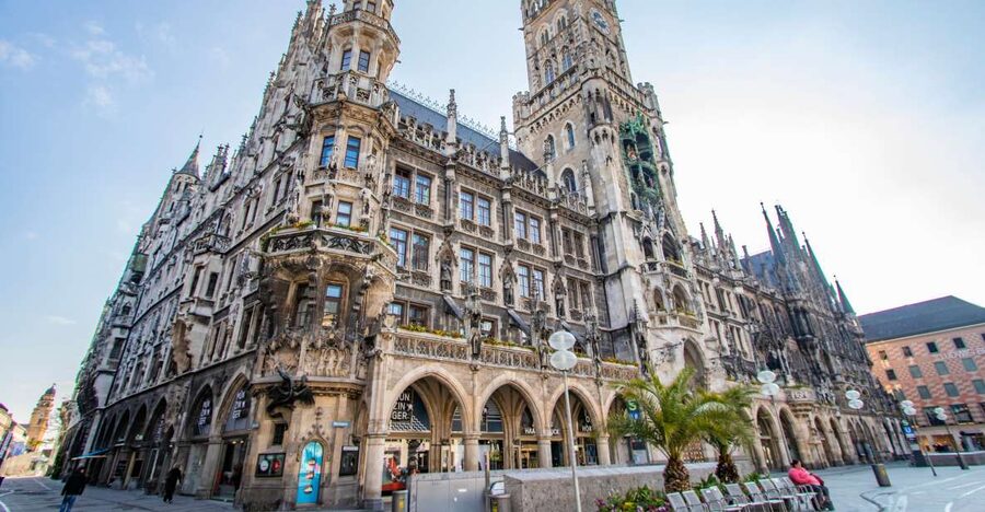 Munich: Express Walk with a Local in 90 minutes - Marienplatz and Munich’s public face