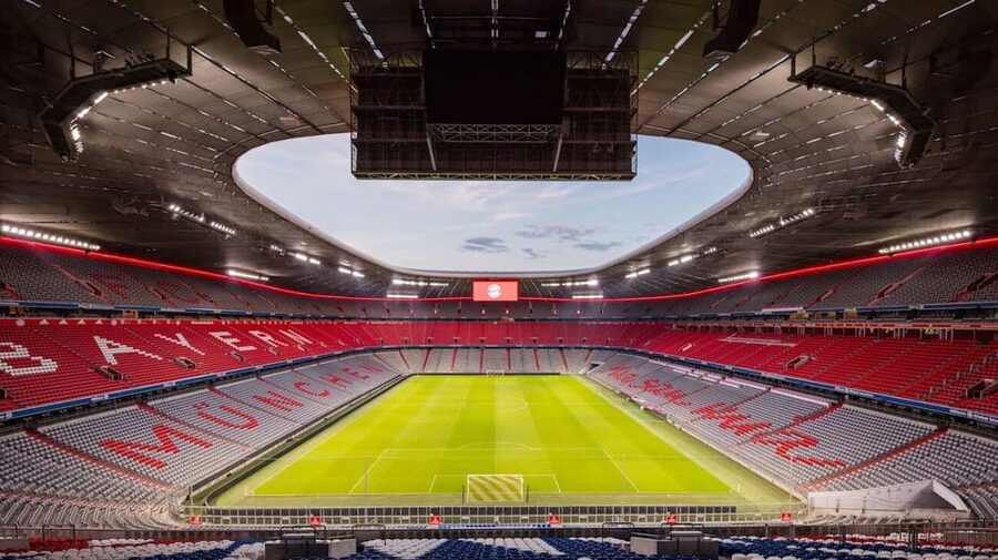 Munich: FC Bayern Museum + Arena View - Starting at the FC Bayern Museum reception