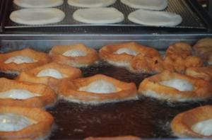 Munich: Guided Food Walking Tour with Beer Tasting - Starting under Isartor’s medieval arch