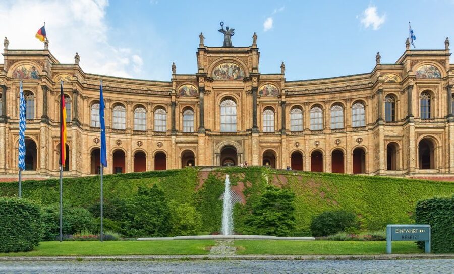 Munich: Highlights Private Bike Tour with Licensed Guide - Who should choose this Munich bike tour?