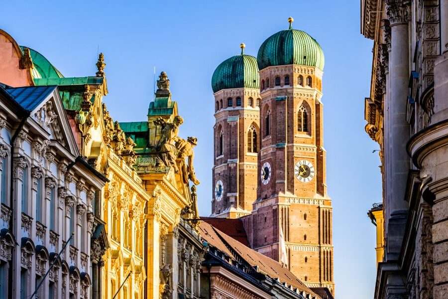 Munich: Highlights Private Bike Tour with Licensed Guide - Is $255 per person good value?