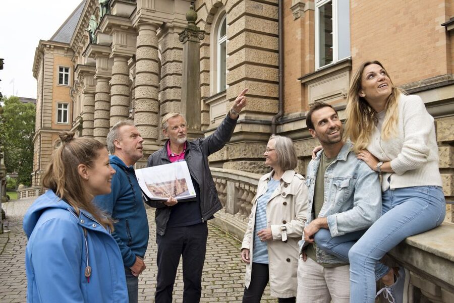 Munich: Historical Walking Tour Maxvorstadt with GEO Epoche - The guide makes the difference