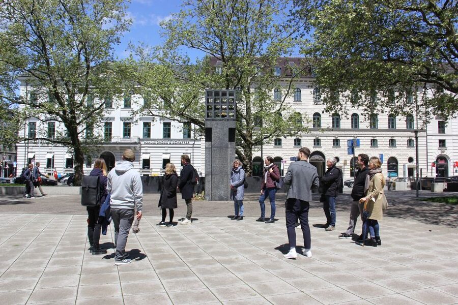 Munich: Historical Walking Tour on the Rise of Hitler - From political meeting place to Nazi center