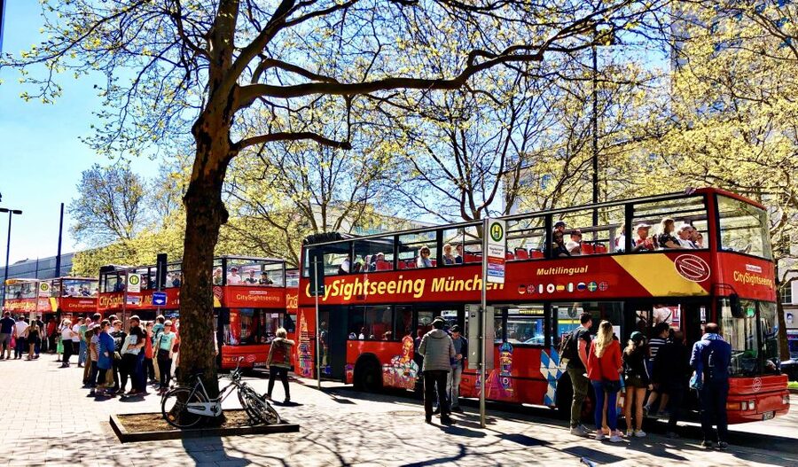 Munich Hop-On Hop-Off Tour: 1-Day or 2-Day Ticket - Schwabing and the English Garden