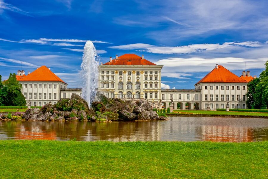 Munich Hop-On Hop-Off Tour: 1-Day or 2-Day Ticket - Open-top views, rain, and city traffic