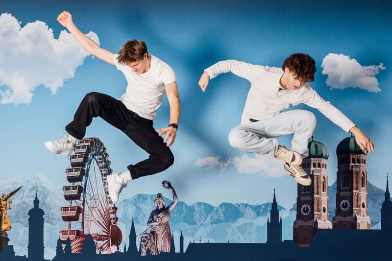 Munich: Magic Bavaria - Museum of Fun, Photos and Illusions - Balancing above Marienplatz
