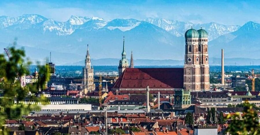 Munich: Must-See Attractions Walking Tour - St. Peter’s Church and an older Munich
