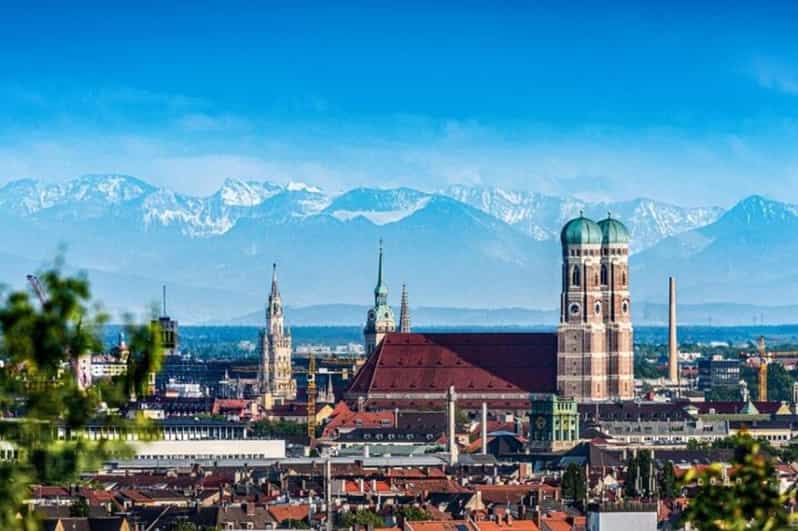 Munich: Must-See Attractions Walking Tour - Hofbräuhaus, beer hall with a royal past