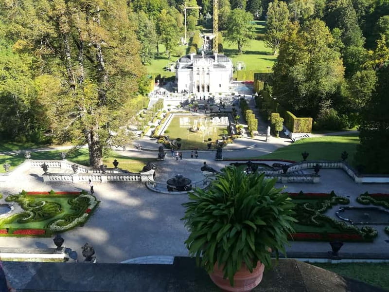 Munich: Neuschwanstein Castle and Linderhof Palace Day Trip - Reaching Neuschwanstein Castle