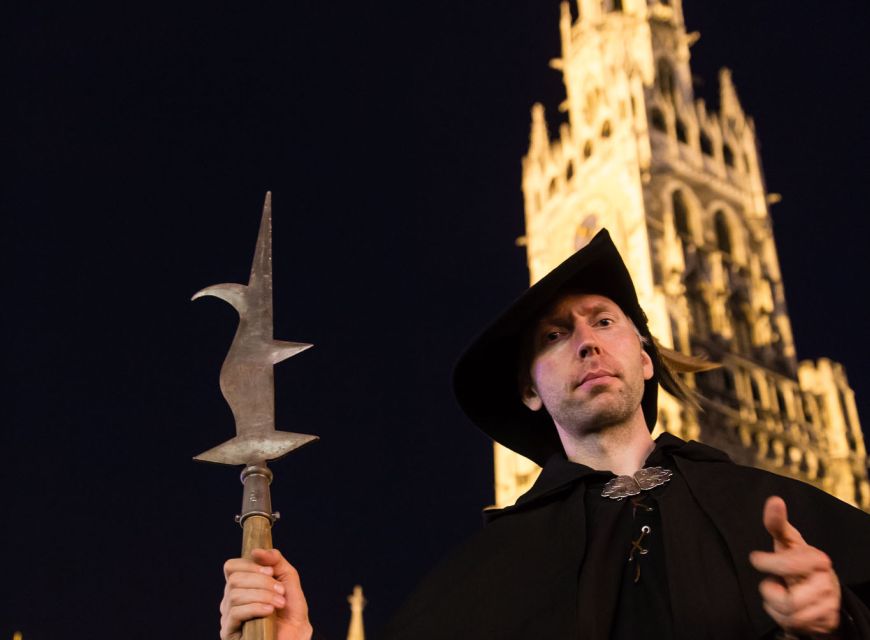 Munich: Night Watchman Walking Tour - The Altes Rathaus, Salzstraße, and the city gate