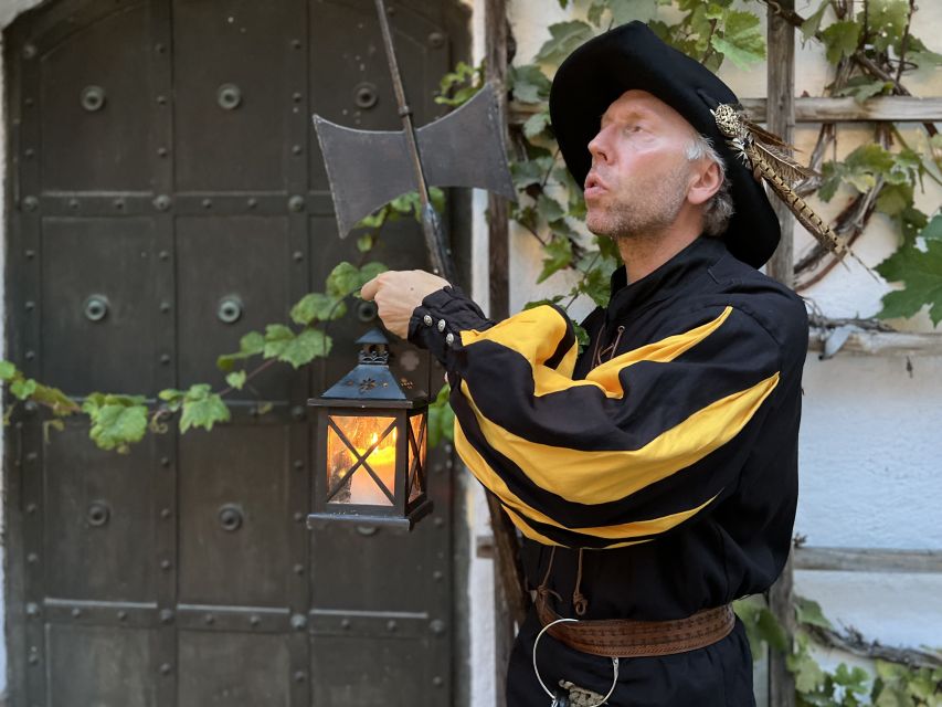 Munich: Night Watchman Walking Tour - City walls, Gruftgasse, and the tale of the golden ring