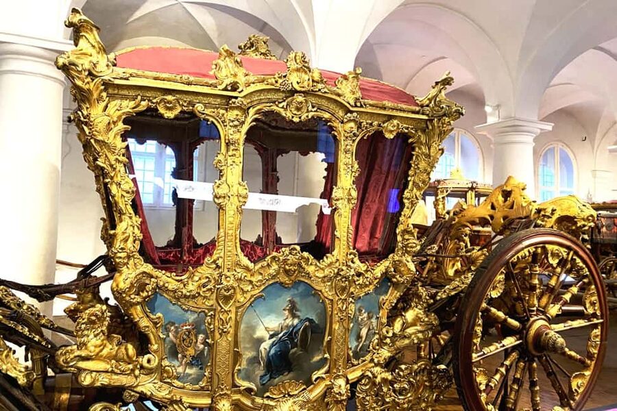Munich Nymphenburg Palace Tickets and Tour, Carriage Museum - Group size, language, and accessibility