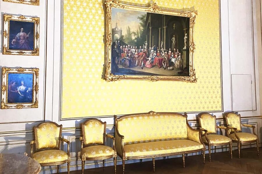Munich Nymphenburg Palace Tickets and Tour, Carriage Museum - Inside the palace for 90 minutes