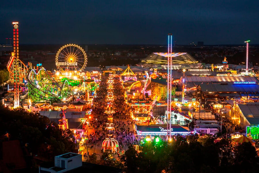 Munich Oktoberfest All-Inclusive Tour - Tracht help and what to carry