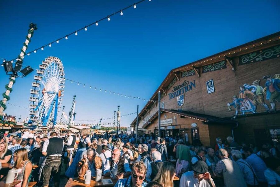 Munich: Oktoberfest Big Beer Tent Evening including table reservation - Why reserved seating changes Oktoberfest