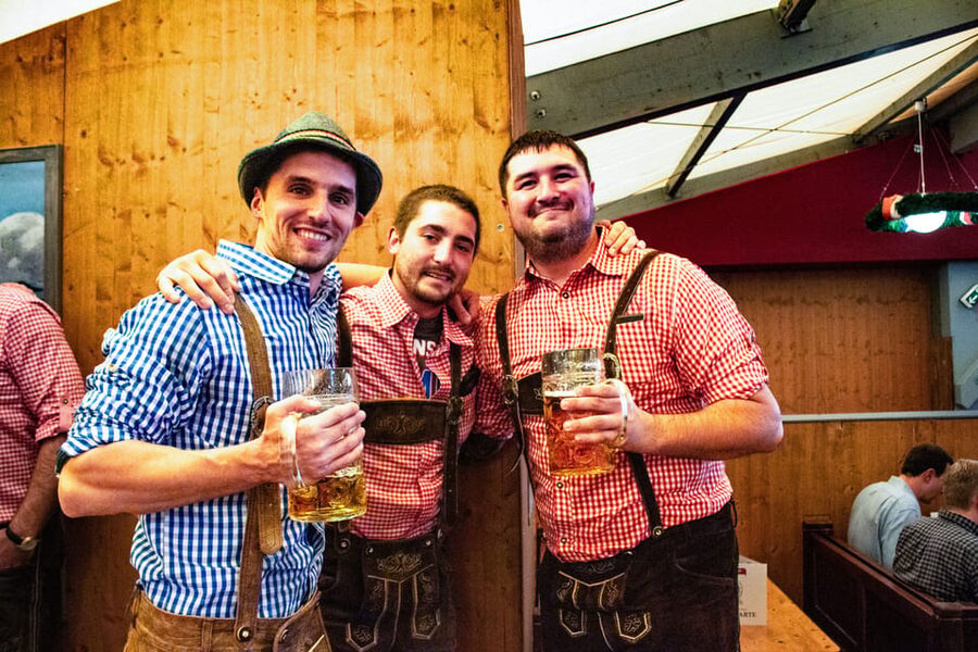 Munich: Oktoberfest Tour with Tent Reservation, Food & Beer - Why a guided Oktoberfest visit helps