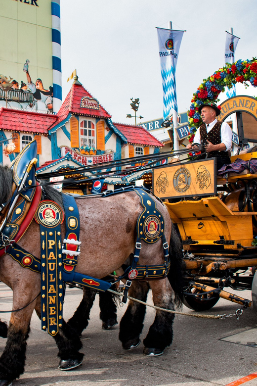 Munich: Oktoberfest Tour with Tent Reservation, Food & Beer - Meeting at Karlsplatz and riding to the Wiesn