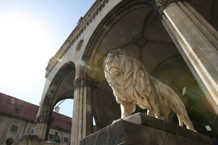 Munich: Old Town Guided Walking Tour - Key points at a glance