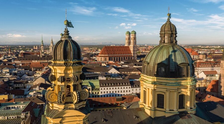 Munich: Old Town Guided Walking Tour - Frauenkirche and Munich’s religious landmarks