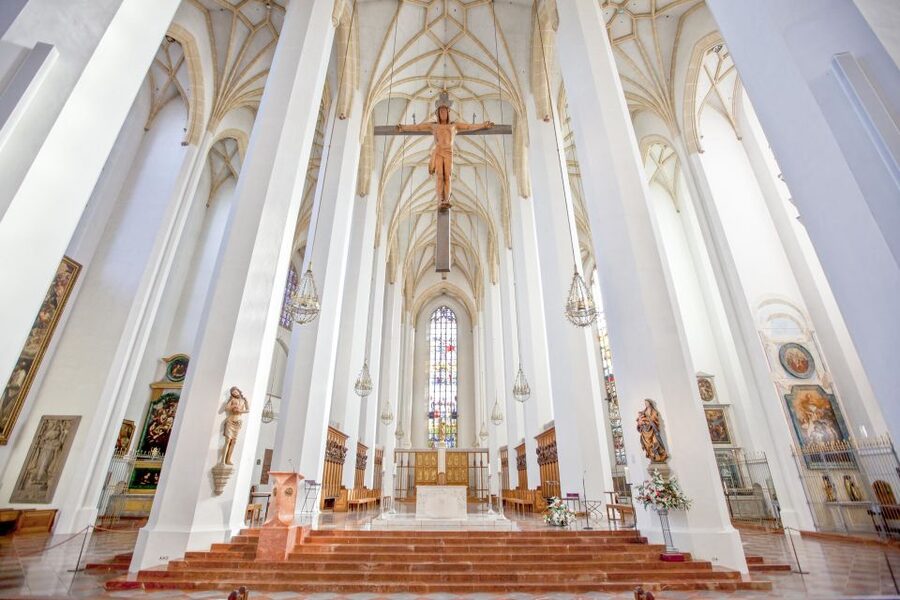 Munich: Old Town & Viktualienmarkt City Walk in German - Starting at Marienplatz and the Gothic Town Hall