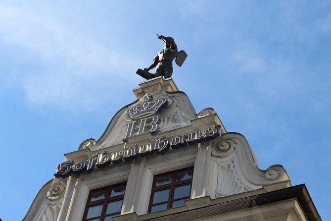 Munich: Old Town Walking Tour - Beer halls, breakfast beer, and local customs