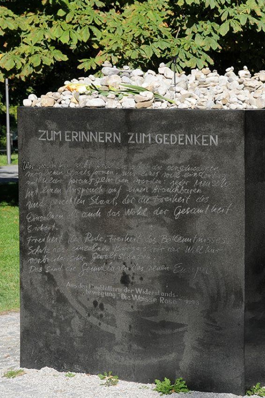 Munich: Private or Group Third Reich and WWII Walking Tour - Meeting at the Mariensäule in Marienplatz
