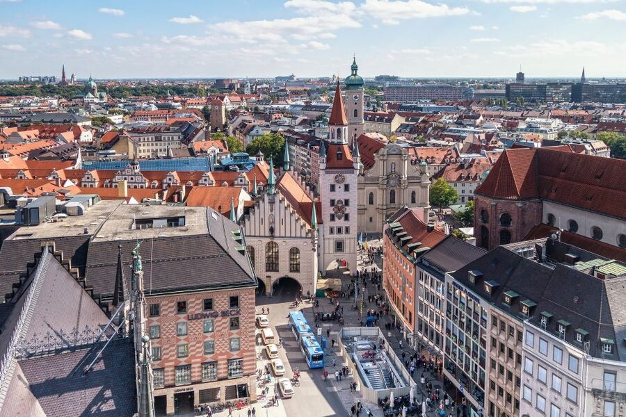 Munich: Private Personalized Walking Tour with a Local Host - A private host can teach you Munich’s public transport
