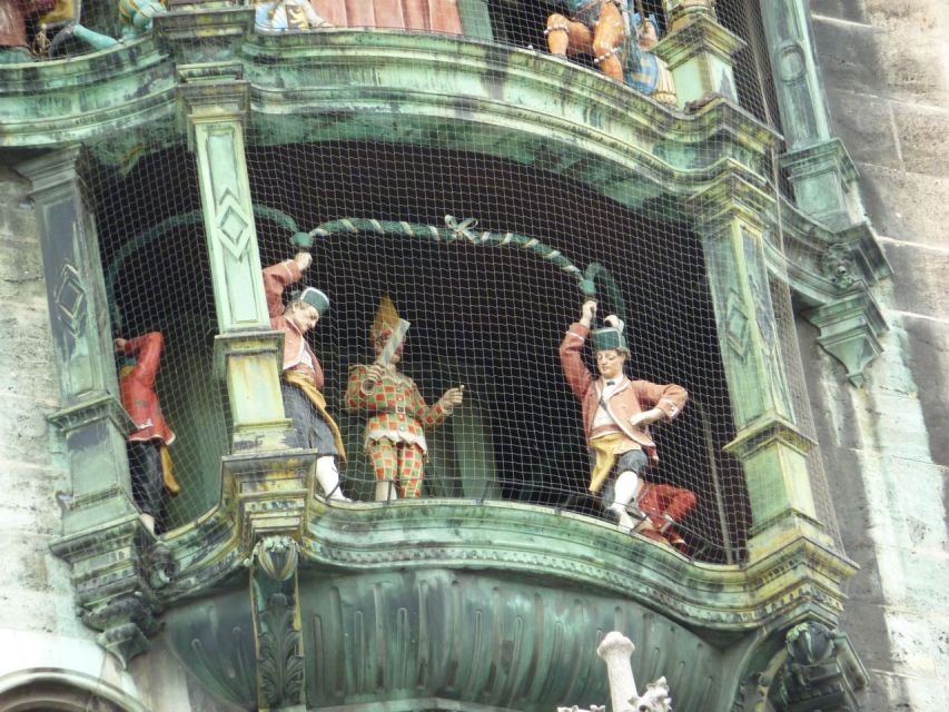 Munich: Private Walking Tour of the Historical City Center - Munich’s Nazi-era story at Odeonsplatz