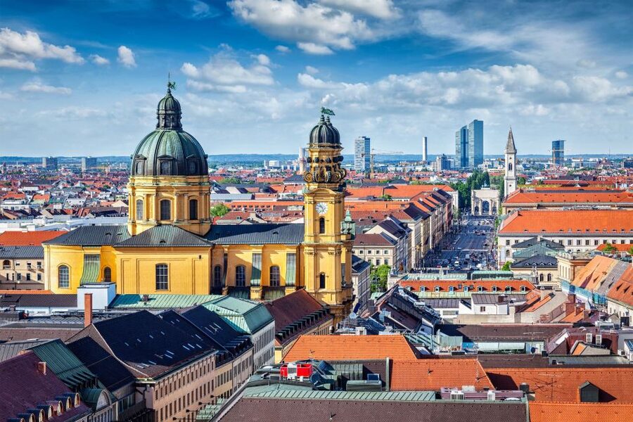 Munich : Private Walking Tour with A Guide (Private tour) - Evening walks and the city after dark