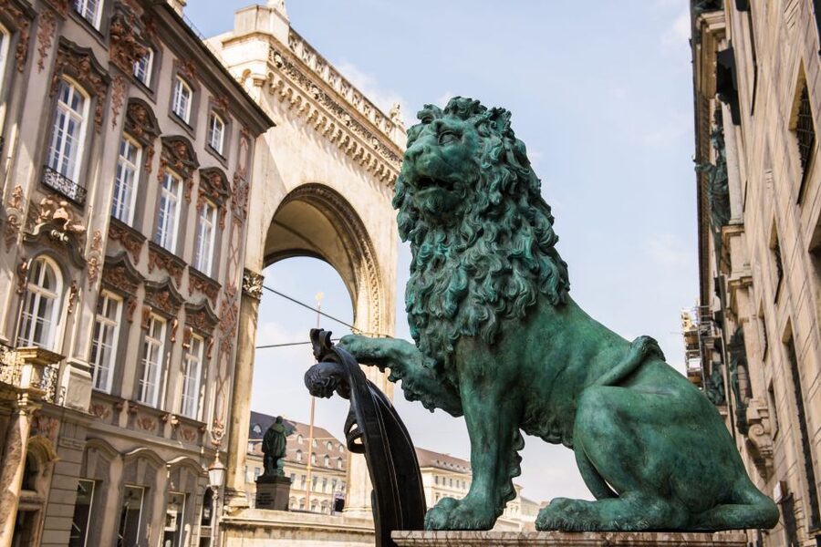 Munich : Private Walking Tour with A Guide (Private tour) - Practical details that affect your day