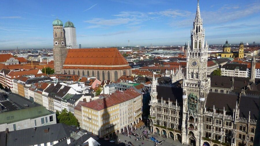 Munich Private Walking Tour with the BMW Museum and BMW Welt - BMW Welt: modern displays and famous marques