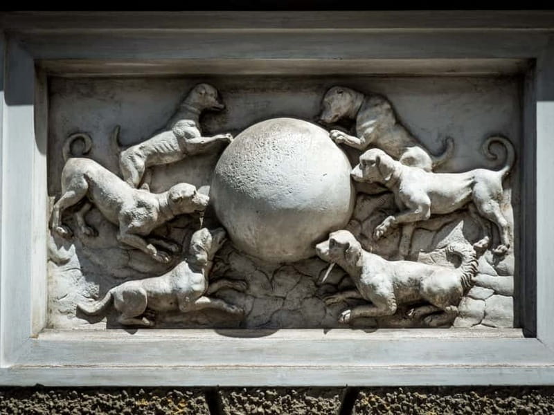 Munich: Raven Black Witches and Executioners Walking Tour - Executioners and the price of necessary work