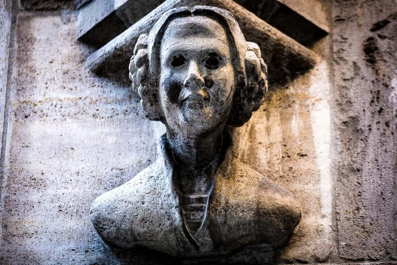 Munich: Raven Black Witches and Executioners Walking Tour - Starting between the towers of Frauenkirche