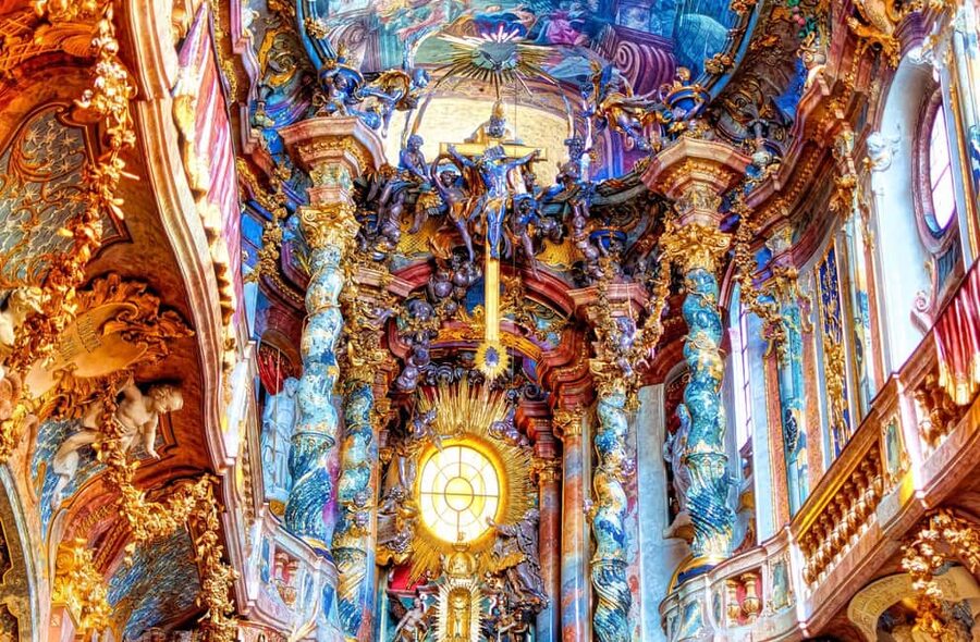 Munich: Residenz Museum Tickets and 2,5-hour Guided Tour - What the guide adds to the experience