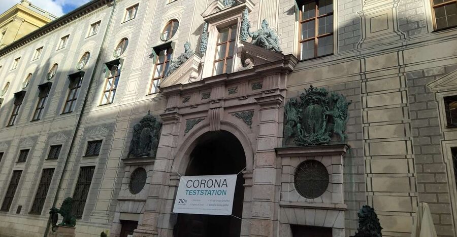 Munich Residenz: Private Tour with artists and historians - Meeting at Munich Residenz