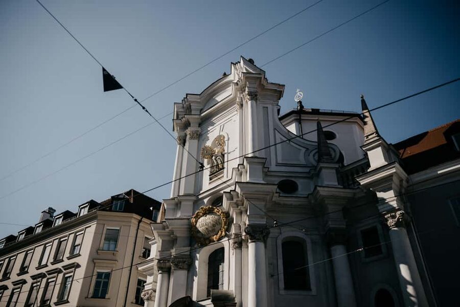 Munich's 500 Years of Architecture Guided Tour - Baroque drama at Trinity and Theatine churches