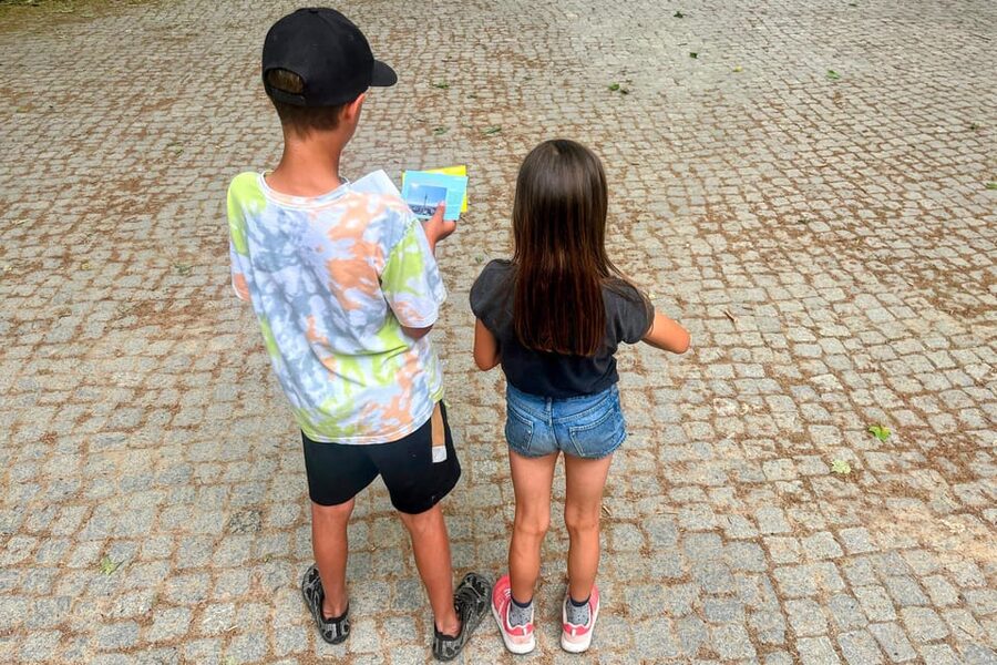 Munich: Self-guided sightseeing scavenger hunt for families - Starting at the Hofgarten and finding your bearings