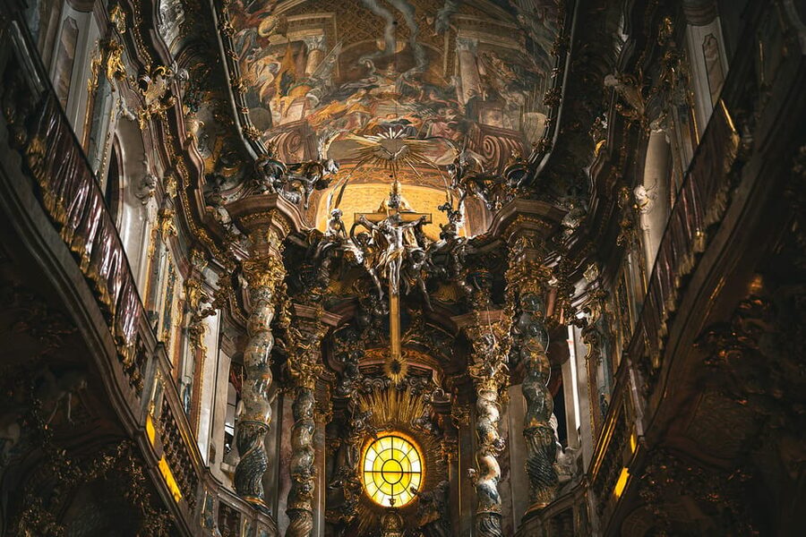 Munich: Spanish Guitar & Bach Toccata at Asamkirche - What the $35 ticket buys you
