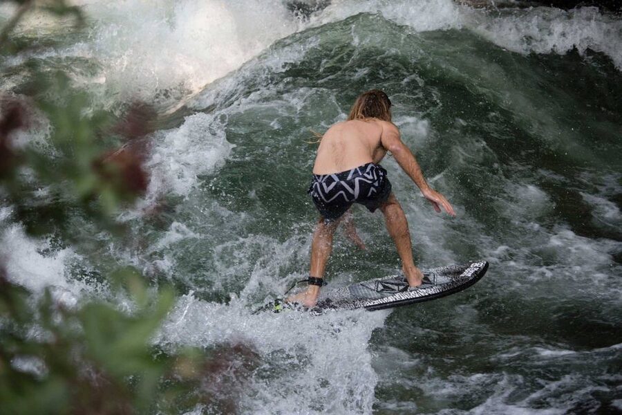 Munich Surf Experience Surfing In Munich Eisbach River Wave - How the three-hour session works