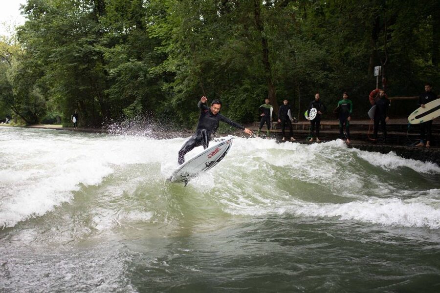 Munich Surf Experience Surfing In Munich Eisbach River Wave - Who should book the Eisbach session?