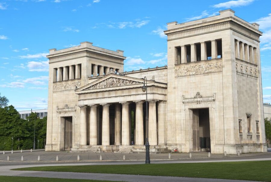 Munich: Third Reich and World War II Private Guided Tour - Hofbräuhaus and the party’s origin story