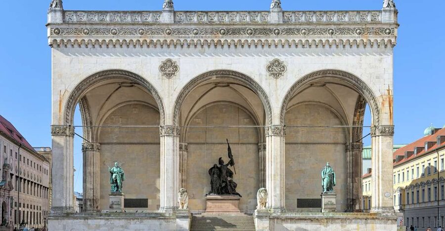 Munich: Third Reich & WWII Walking Tour - The Feldherrnhalle and the failed attempt to seize power