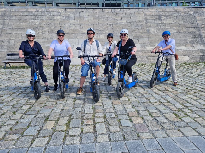 Munich: Top Sights Guided E-Scooter Tour - Gliding through Munich instead of marching across it
