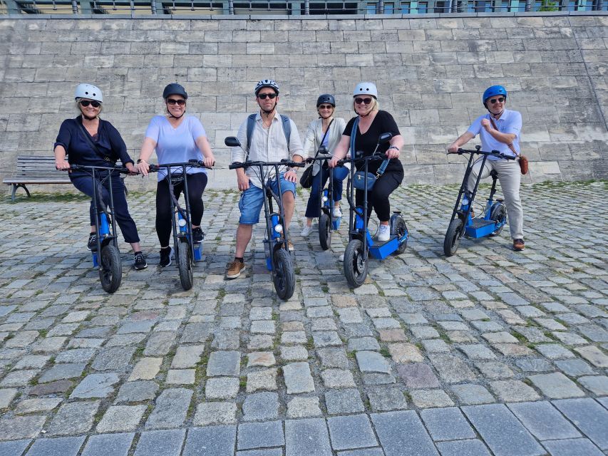 Munich: Top Sights Guided E-Scooter Tour - Getting comfortable before the city ride