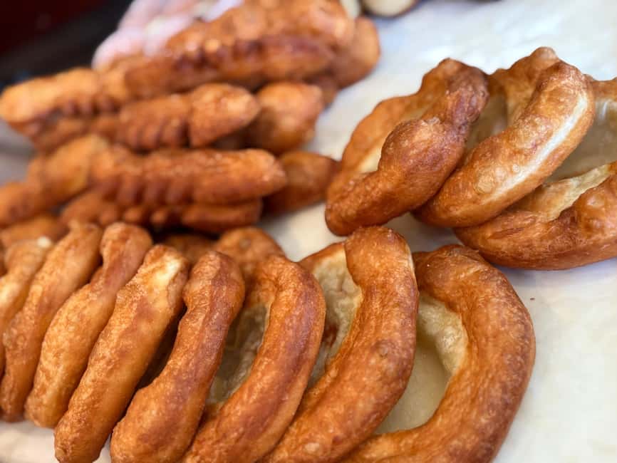 Munich: Viktualienmarkt Food Tasting Tour in German - A food tour built around Munich’s market heart