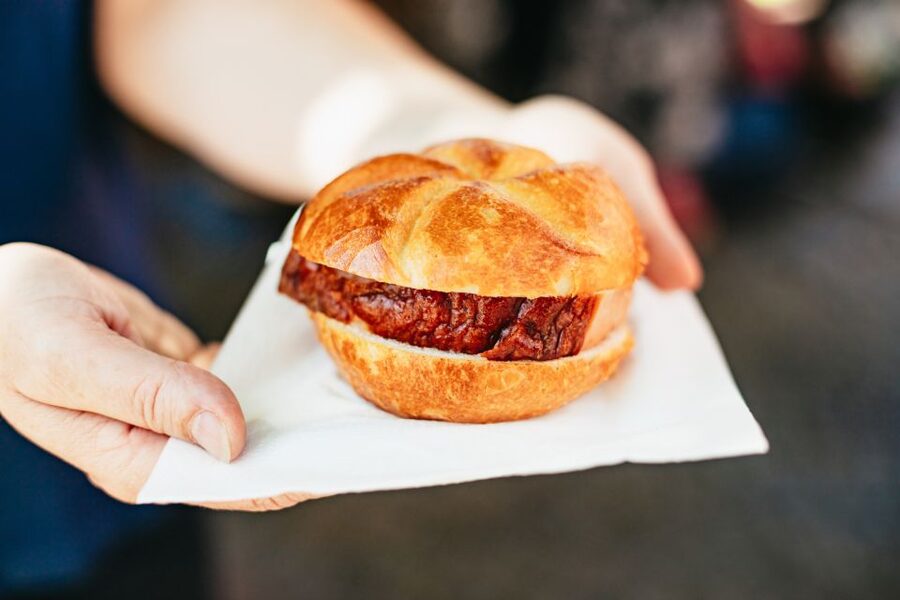 Munich: Viktualienmarkt Food Tour - Stories from traders and the market itself