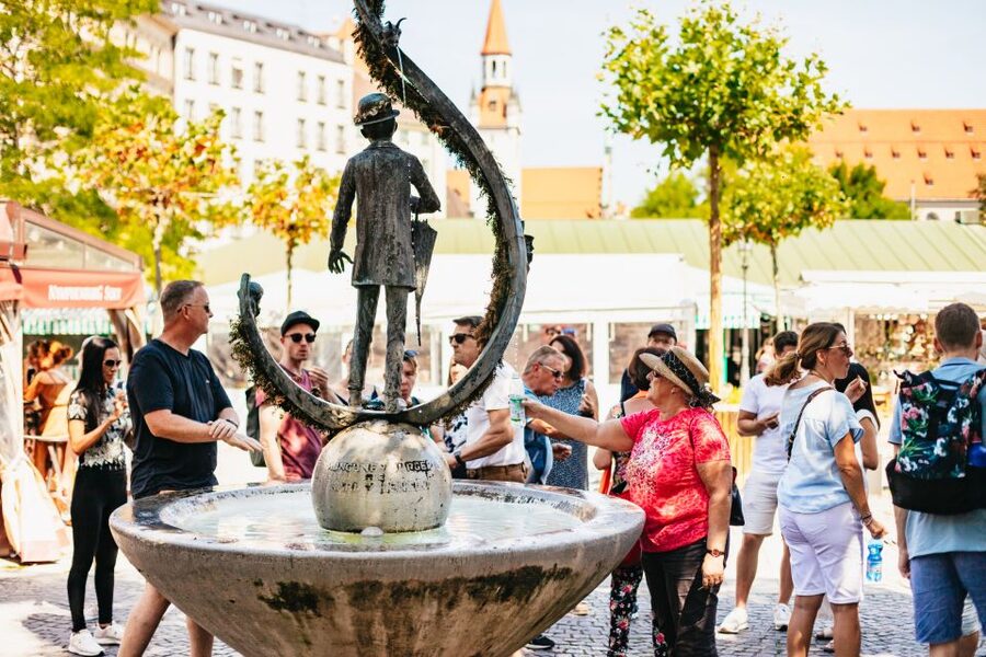 Munich: Viktualienmarkt Food Tour - A good choice for families and mixed groups