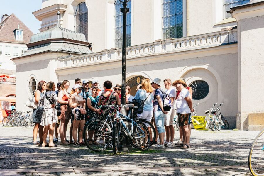 Munich: Viktualienmarkt Food Tour - Timing, access, and booking details