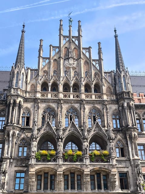Munich: Walking tour of the old town with all your senses - Starting beneath Munich’s New Town Hall