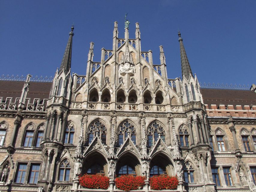 Munich: Walking Tour Old Town and Viktualienmarkt - St. Peter’s Church and Munich’s oldest parish setting